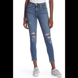 NWT Levi's 721 High Rise Distressed Skinny Jeans